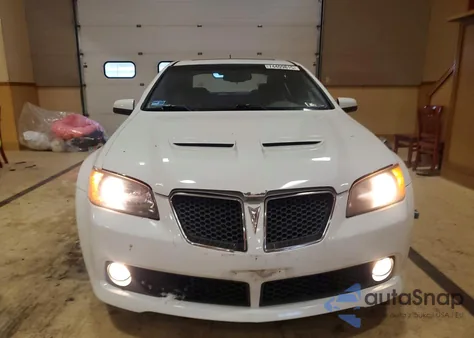 2008 Pontiac G8 z USA, uszkodzony, nr VIN 6G2ER57738L135597